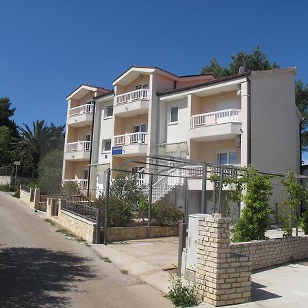 Apartments Mia Stari Grad  Luaran gambar