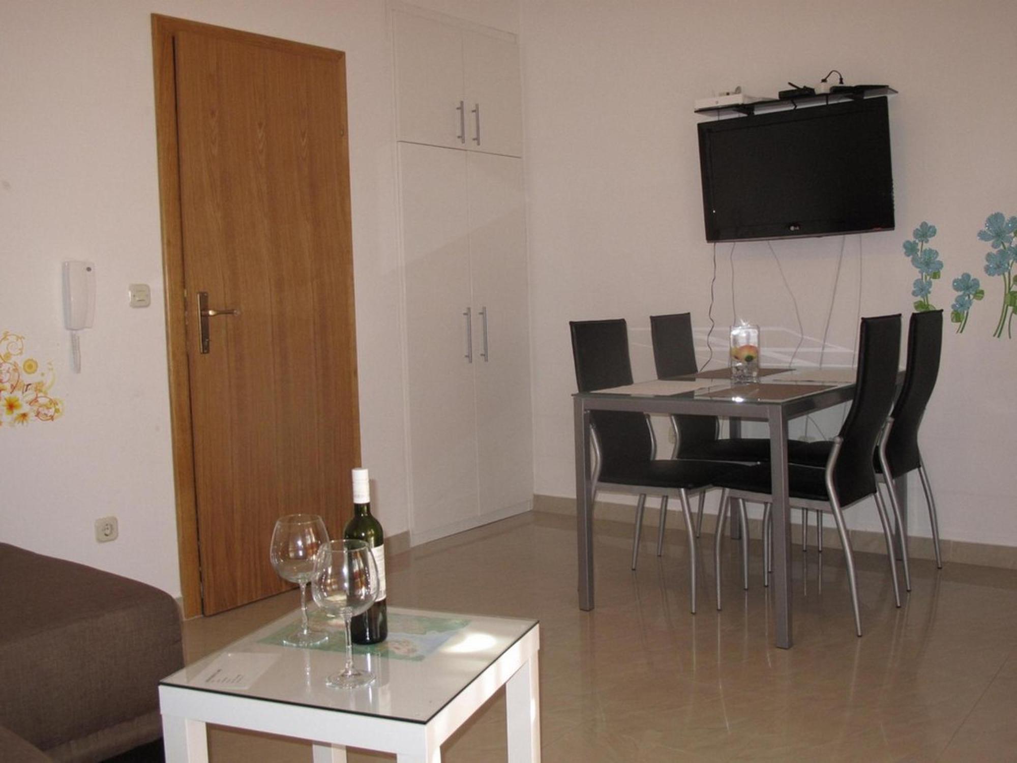 Apartments Mia Stari Grad  Luaran gambar