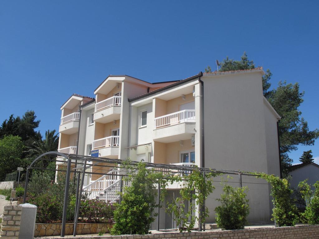 Apartments Mia Stari Grad  Luaran gambar