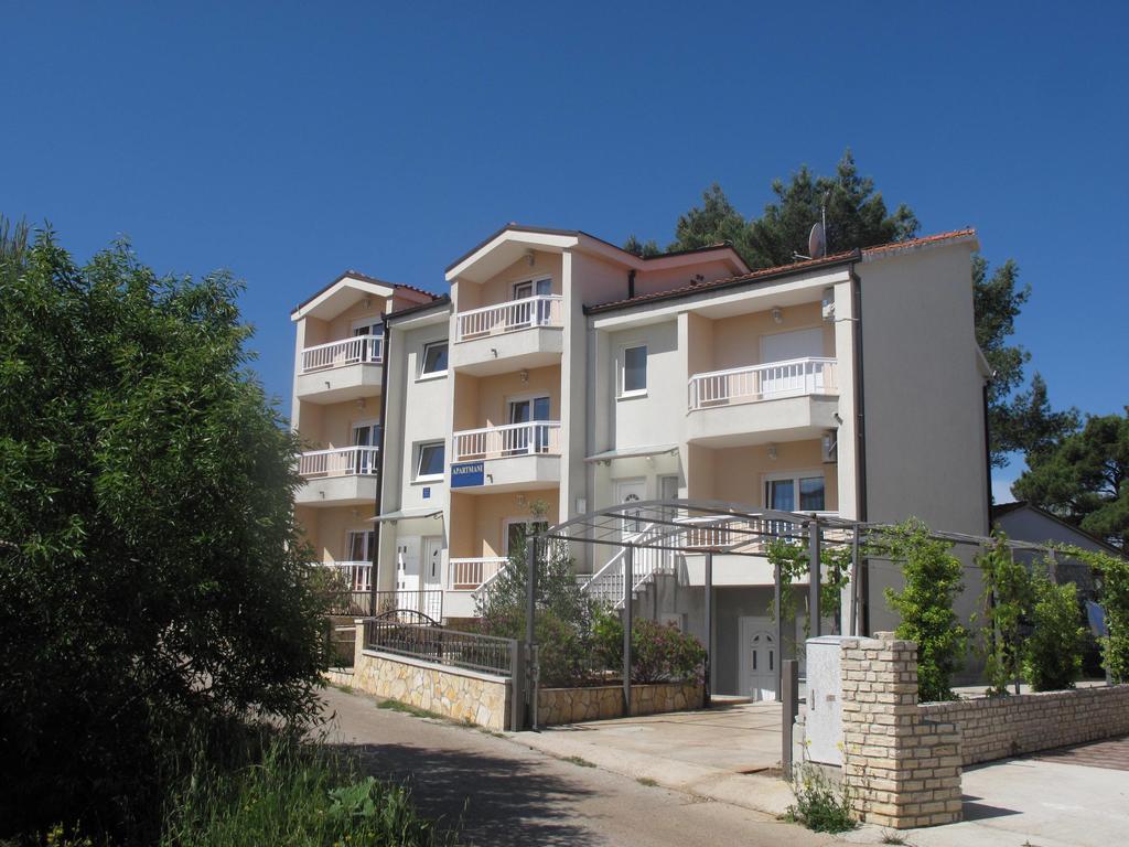 Apartments Mia Stari Grad  Luaran gambar