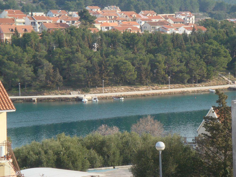 Apartments Mia Stari Grad  Luaran gambar