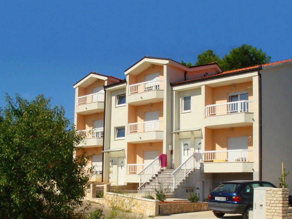 Apartments Mia Stari Grad  Luaran gambar